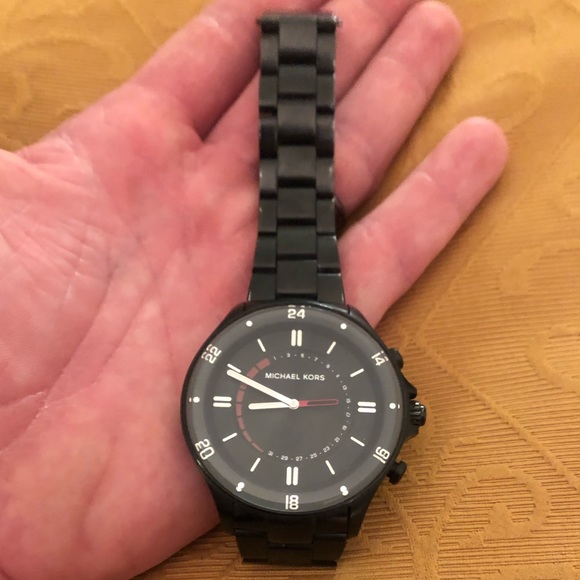 Michael Kors Watch - Picture 4 of 7